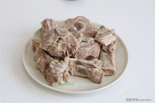 清炖羊肉的家常做法及配料(清炖羊肉的做法和调料)