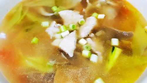 蘑菇肉片汤的做法-野生蘑菇肉片汤的做法