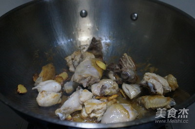 麻油鸡的做法,台湾坐月子麻油鸡的做法