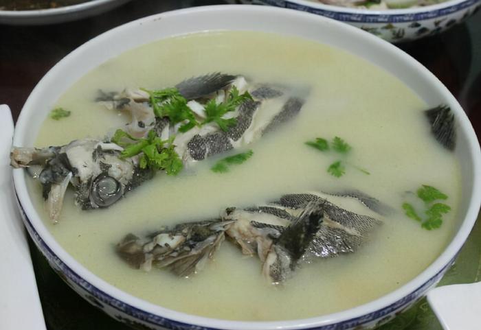黑鱼汤的功效与作用,产后喝黑鱼汤的功效与作用