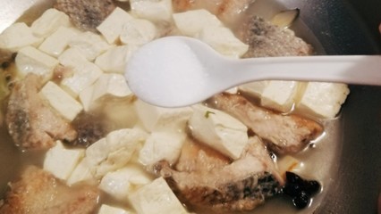 黑鱼豆腐汤,黑鱼豆腐汤可以放菠菜吗