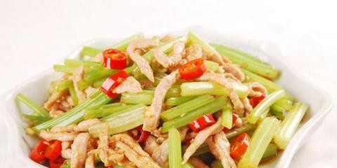 芹菜炒肉丝的做法家常菜,怎么炒芹菜好吃又简单