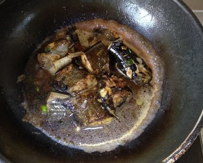 红烧鲶鱼的正宗做法,红烧鲶鱼的家常做法么做好吃