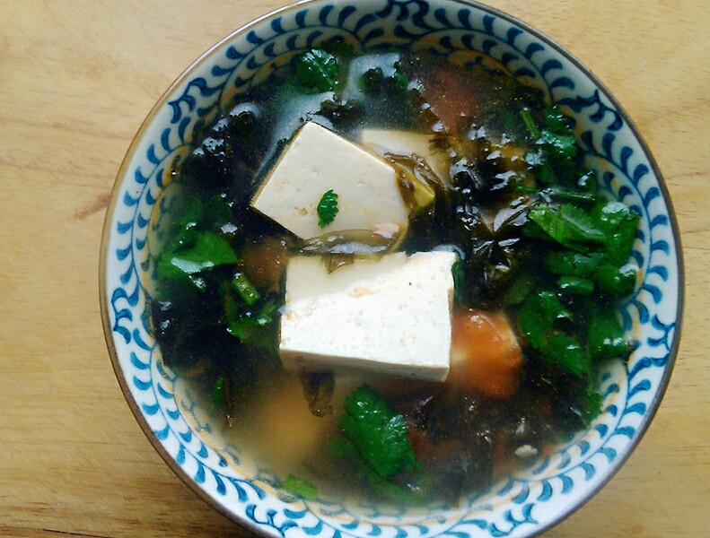 紫菜豆腐汤的做法,虾皮紫菜豆腐汤的做法