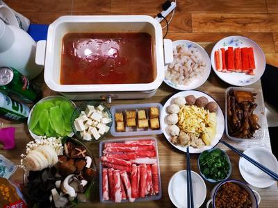 在家吃火锅买什么食材,在家吃火锅准备哪些菜好吃