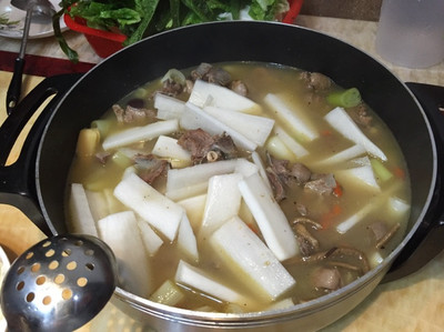 清汤羊肉火锅的做法,清汤羊肉火锅的做法及配菜