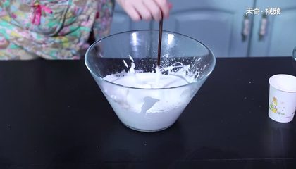 电饭锅新手学做蛋糕,家里电饭锅做蛋糕的简单方法视频
