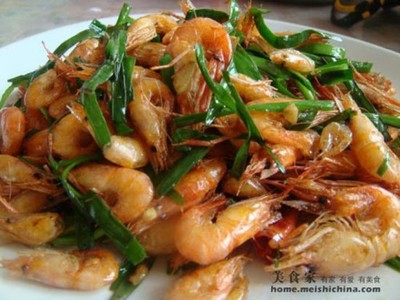 韭菜炒河虾的家常做法,虾米炒韭菜的做法
