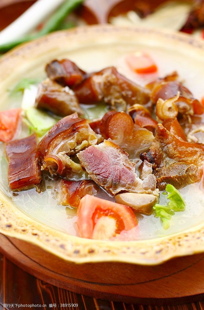 炖猪蹄的家常做法清汤,如何炖猪蹄清淡又好吃